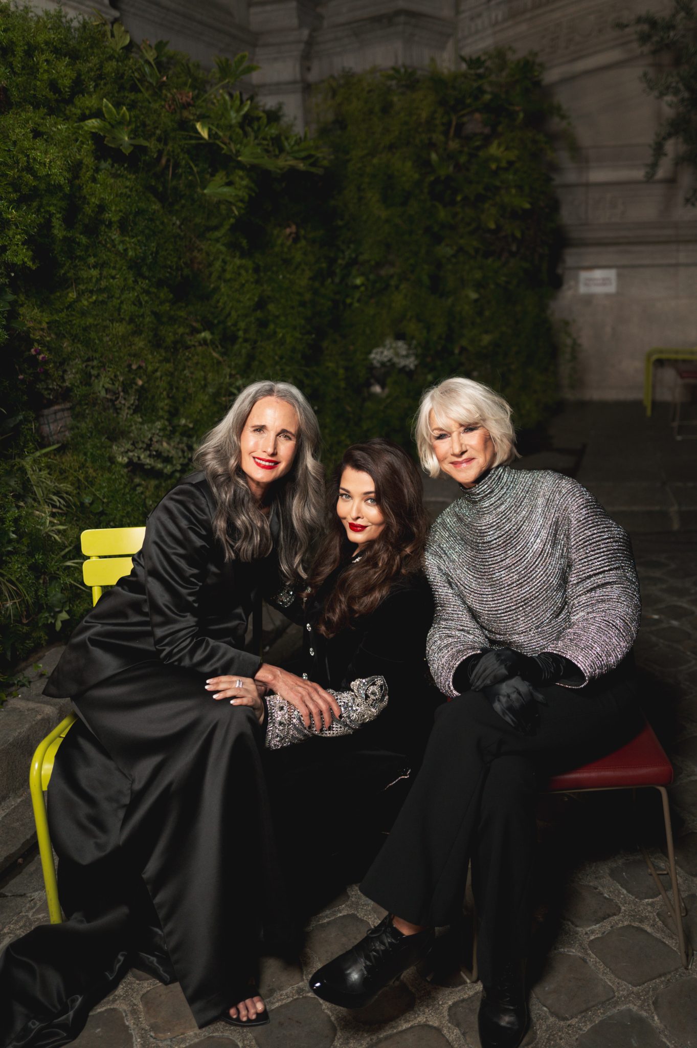  - L’Oréal Paris fait défiler les plus grandes célébrités sur le parvis de l’Hôtel de Ville