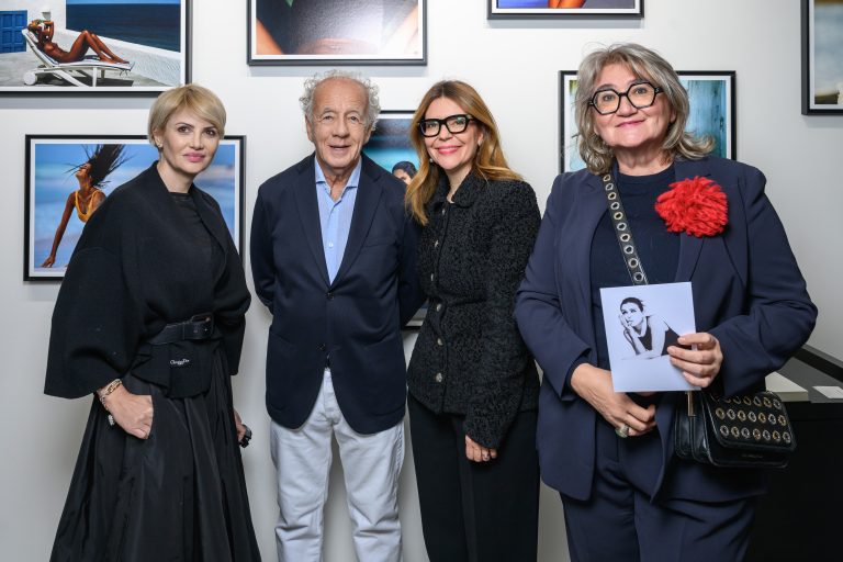  - Oana Ivan Gallery présente une rétrospective dédiée à Gilles Bensimon
