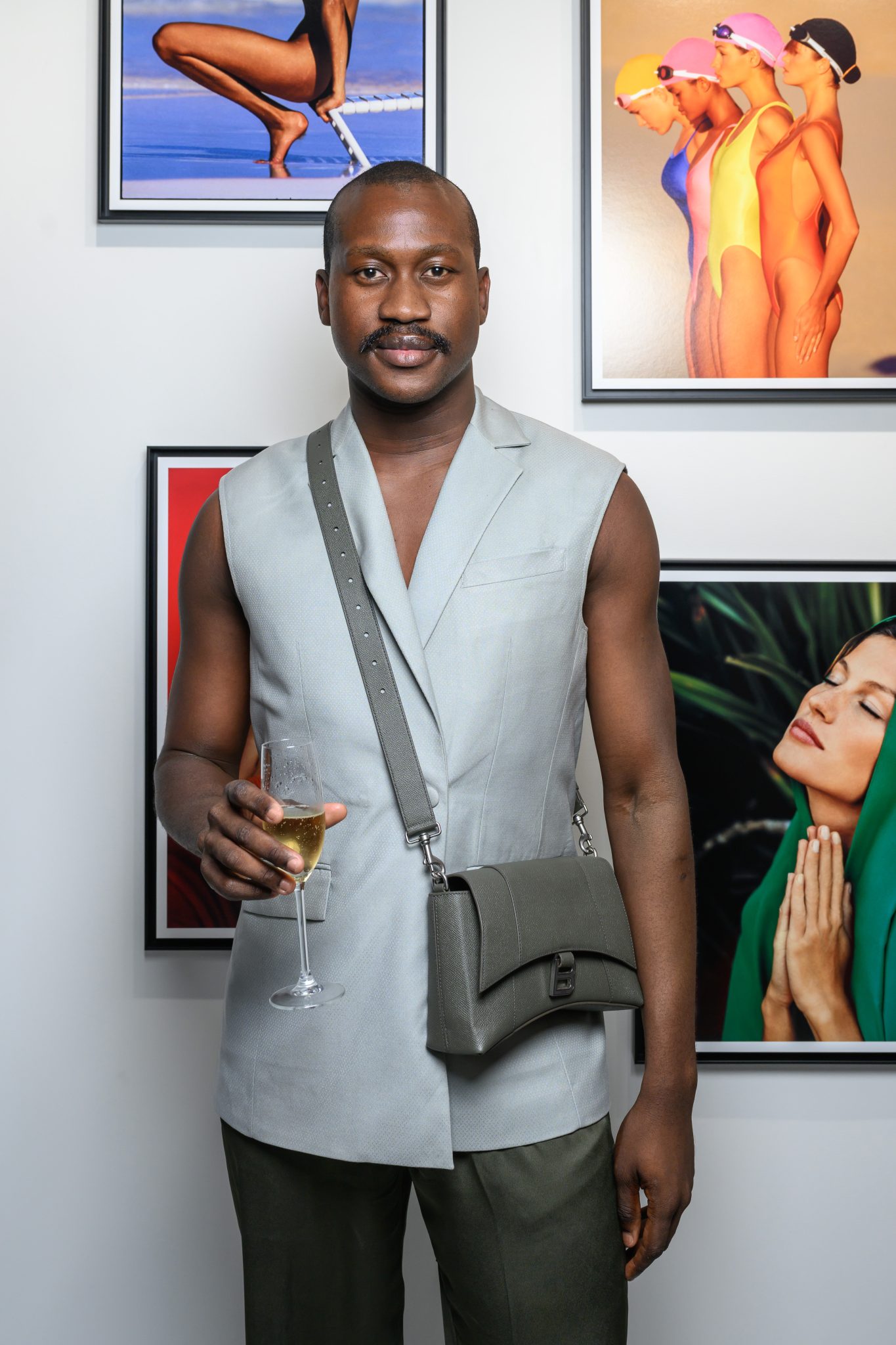  - Oana Ivan Gallery présente une rétrospective dédiée à Gilles Bensimon