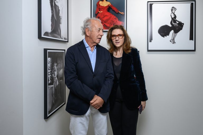  - Oana Ivan Gallery présente une rétrospective dédiée à Gilles Bensimon