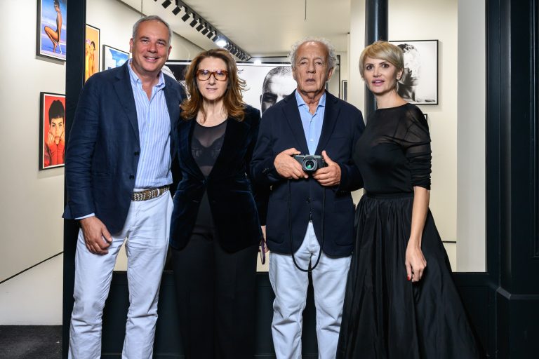  - Oana Ivan Gallery présente une rétrospective dédiée à Gilles Bensimon