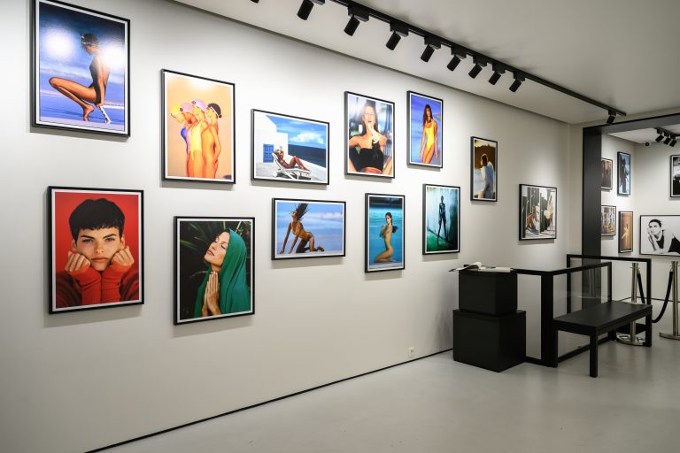 Oana Ivan Gallery présente une rétrospective dédiée à Gilles Bensimon