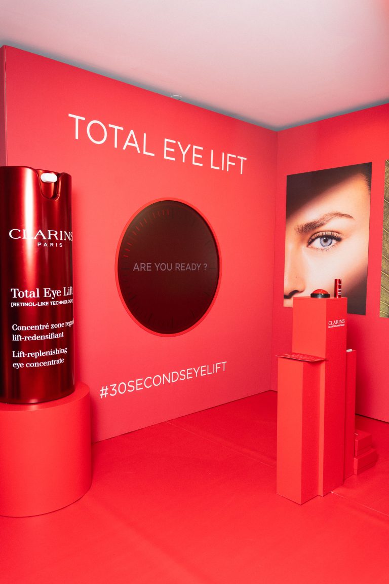 Clarins Beauty Backstage revient pour une parenthèse beauté et élégance