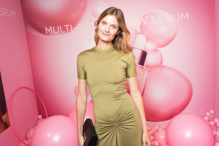  - Clarins Beauty Backstage revient pour une parenthèse beauté et élégance