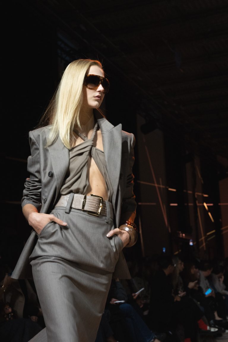 Les femmes une nouvelle fois sublimées par Elie Saab au Palais de Tokyo