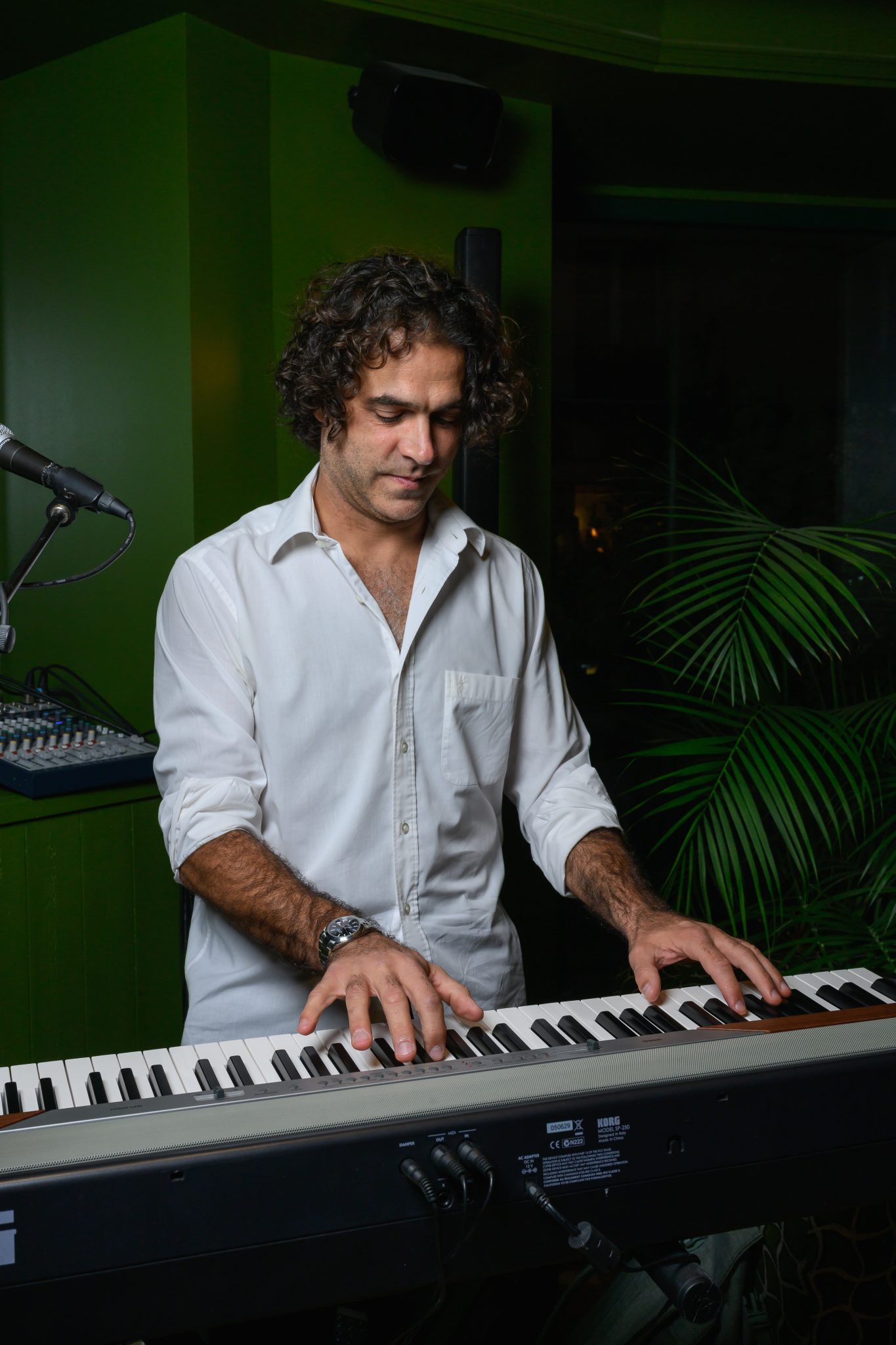  - The Hotel Les Deux Gares Unveils the “Express” Project