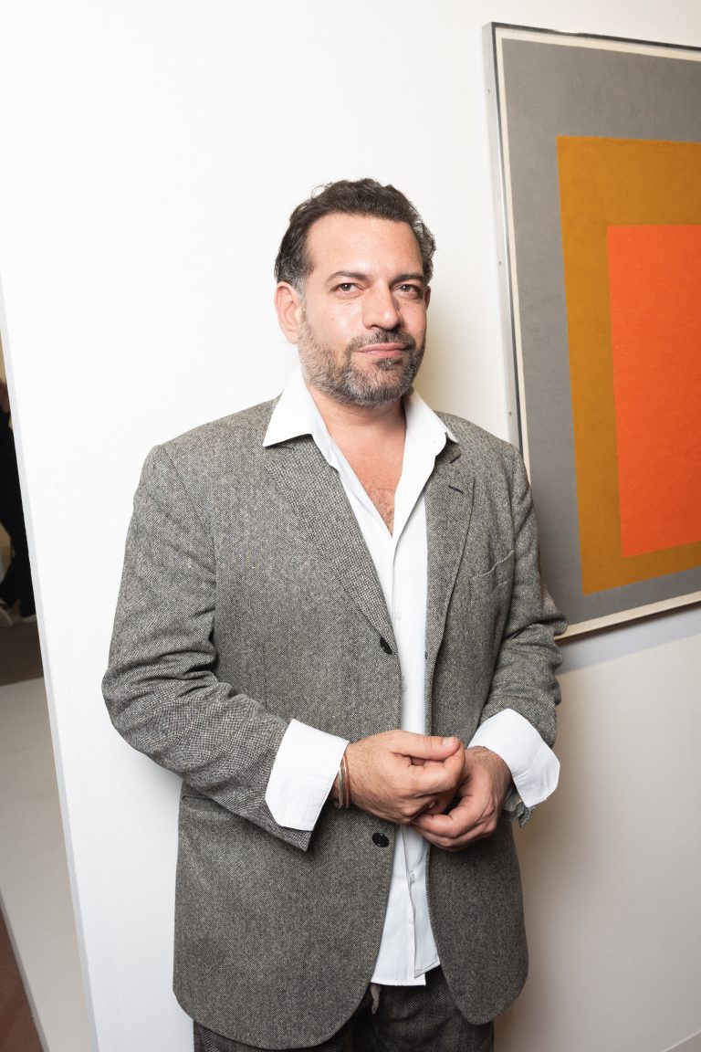  - Art Basel Paris inaugura un’edizione spettacolare al Grand Palais 