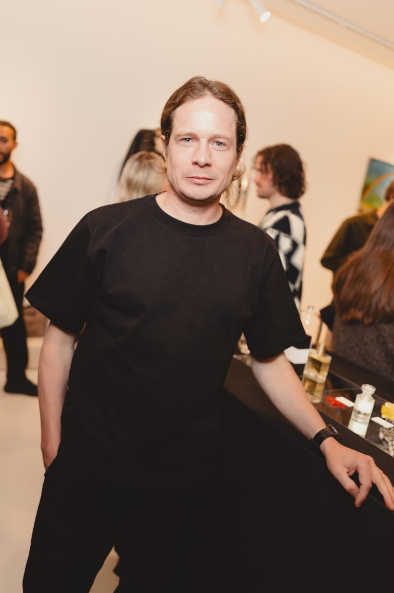  - Agnès b. signe son grand retour dans le monde du parfum