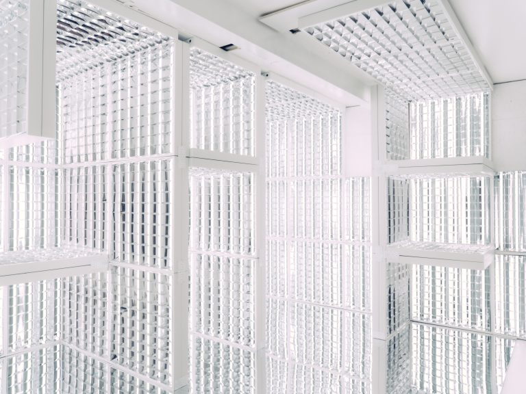 Alexandre de Betak explore la lumière dans son premier atelier londonien