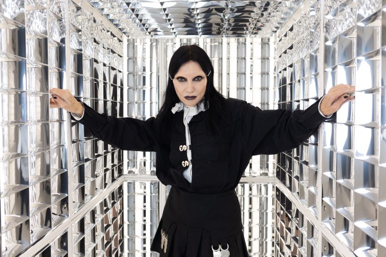  - Alexandre de Betak explore la lumière dans son premier atelier londonien