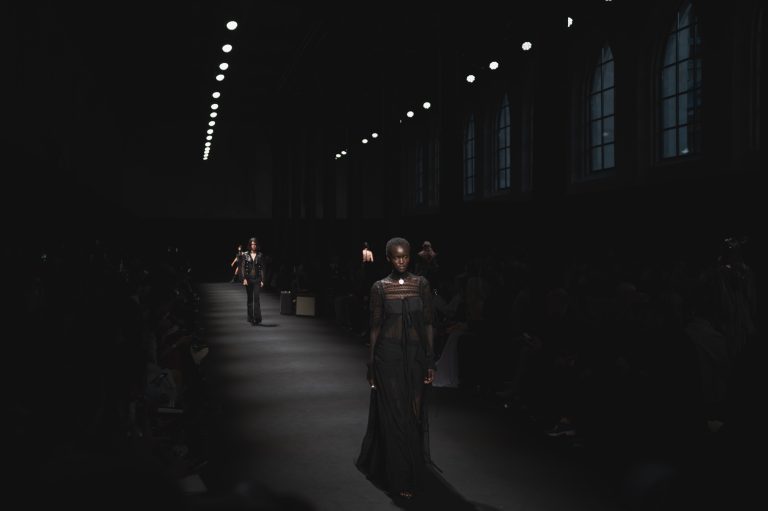 ‘The Solitary One’, Stefano Gallici fait vivre l’héritage d’Ann Demeulemeester