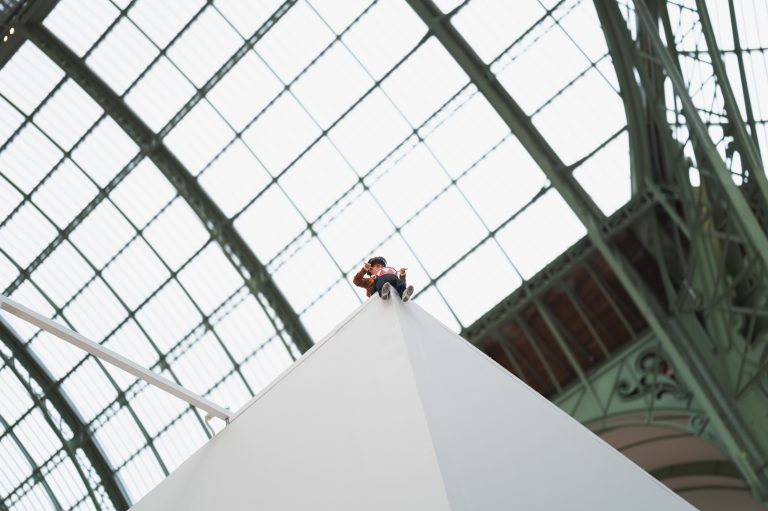 Art Basel Paris inaugura un’edizione spettacolare al Grand Palais 