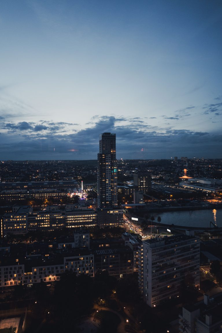 ba&sh passe à l’heure d’hiver aux côtés de Lena Simonne à Bruxelles ! 