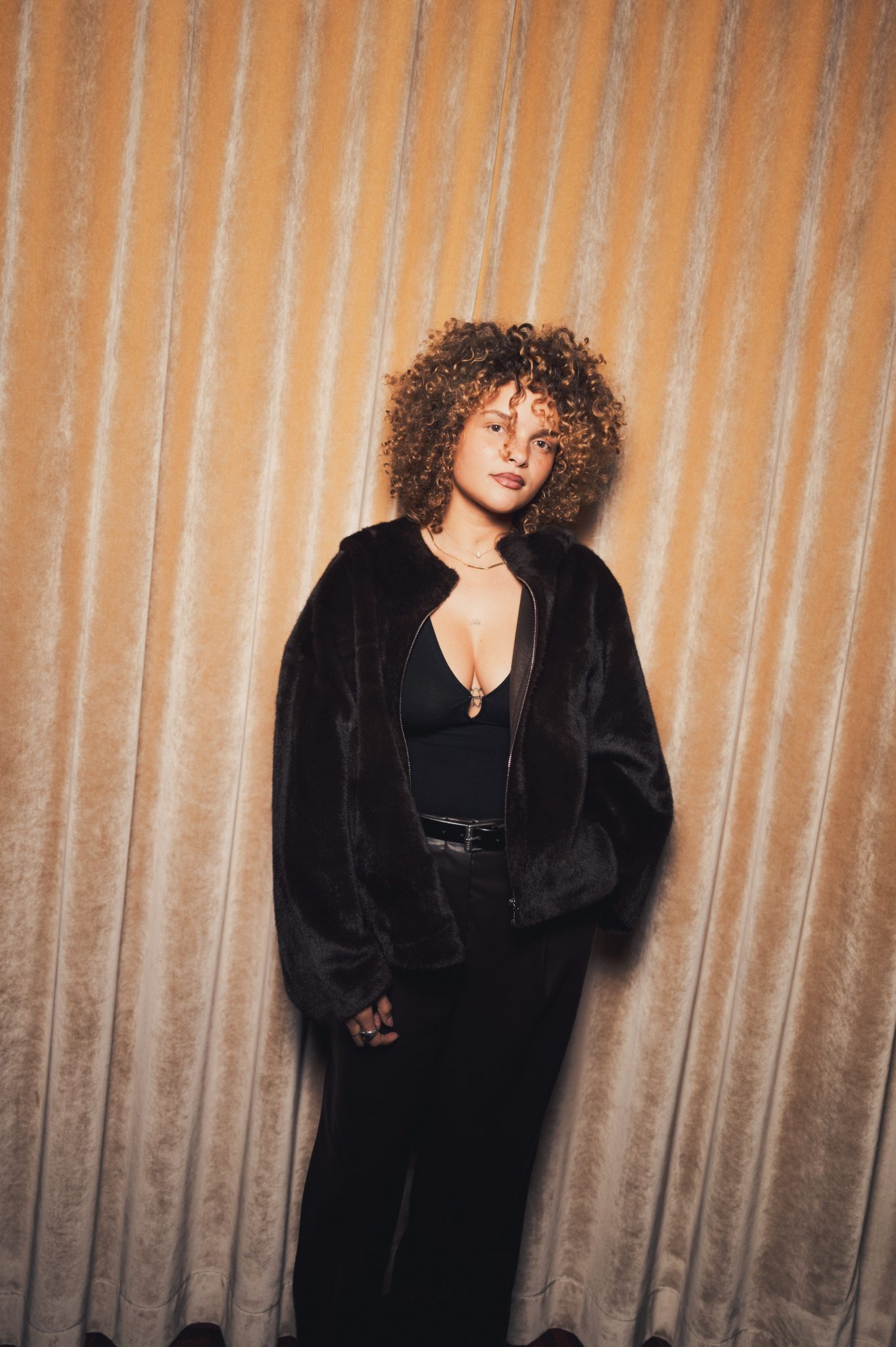  - ba&sh passe à l’heure d’hiver aux côtés de Lena Simonne à Bruxelles ! 