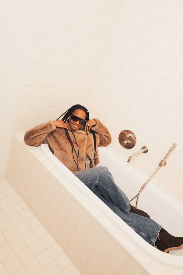  - ba&sh passe à l’heure d’hiver aux côtés de Lena Simonne à Bruxelles ! 