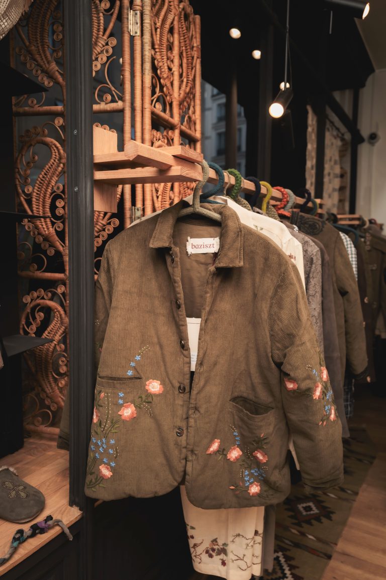 Baziszt dévoile sa toute première boutique parisienne