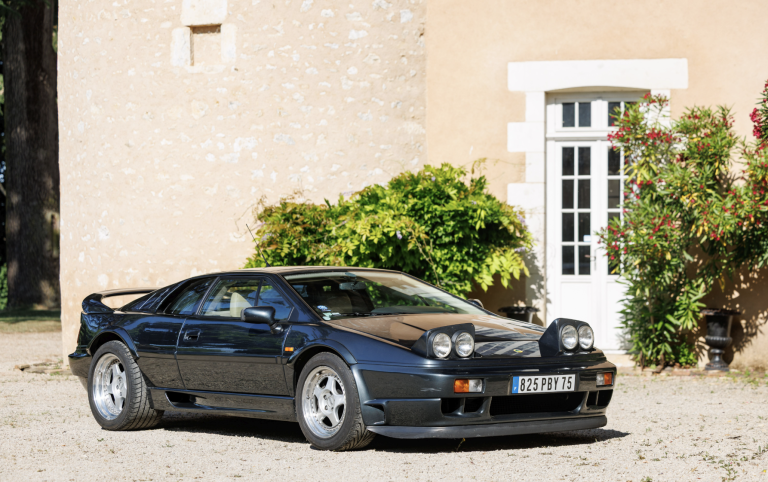 Lotus Esprit Sport 300 x Artcurial: Light and Spirited
