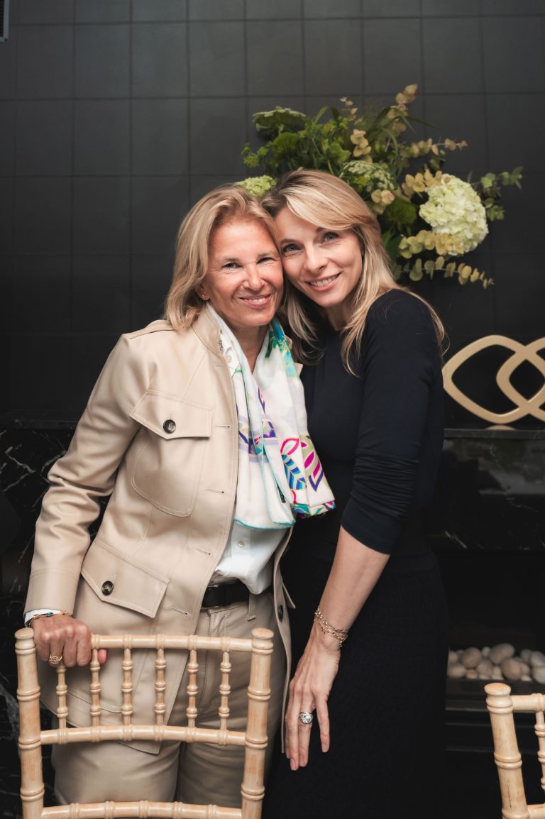  - Cordelia de Castellane signe une nouvelle collection d’uniformes pour Sofitel