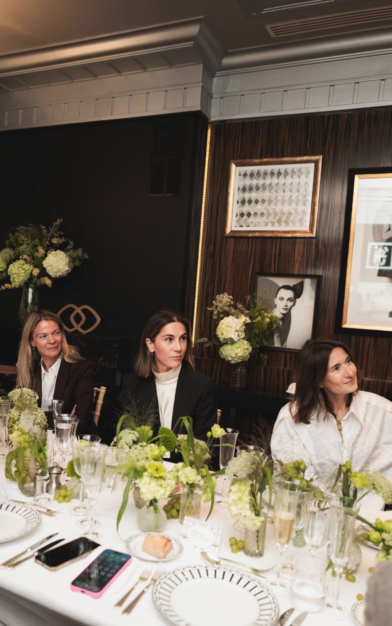 Cordelia de Castellane signe une nouvelle collection d’uniformes pour Sofitel