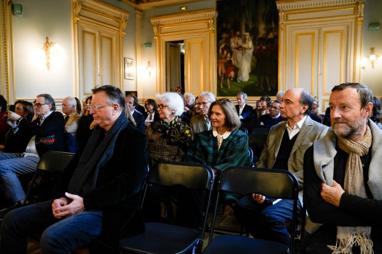 Louis Nègre fait Chevalier des Arts et des Lettres par Jacques Toubon