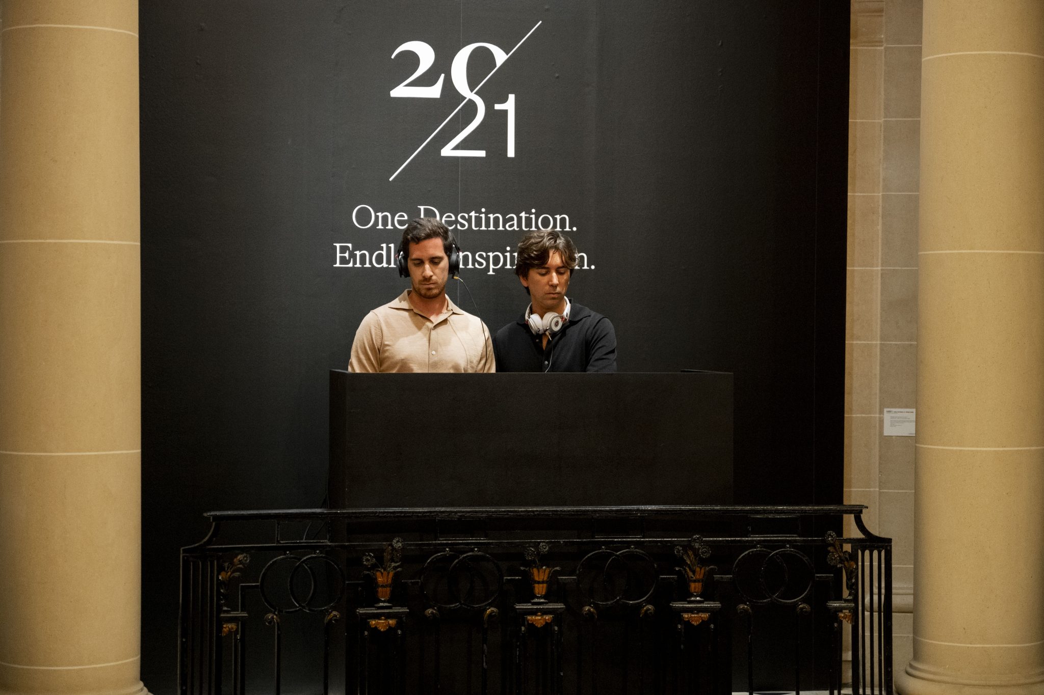  - Christie’s Paris confie sa façade à l’artiste Stéphane Thidet