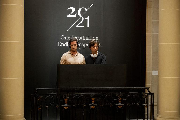  - Christie’s Paris confie sa façade à l’artiste Stéphane Thidet