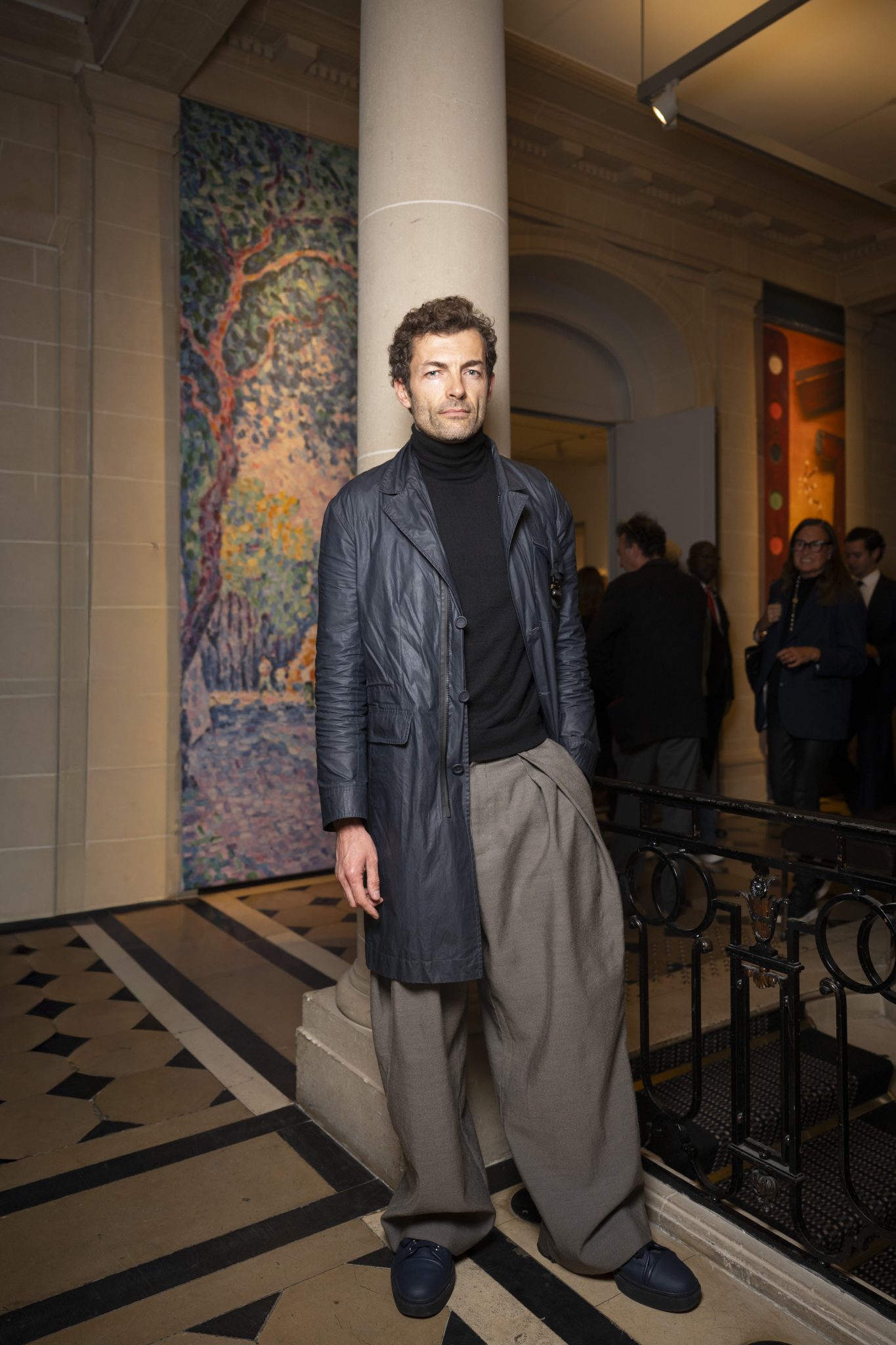  - Christie’s Paris Invites French Artist Stéphane Thidet to Take Over its Façade