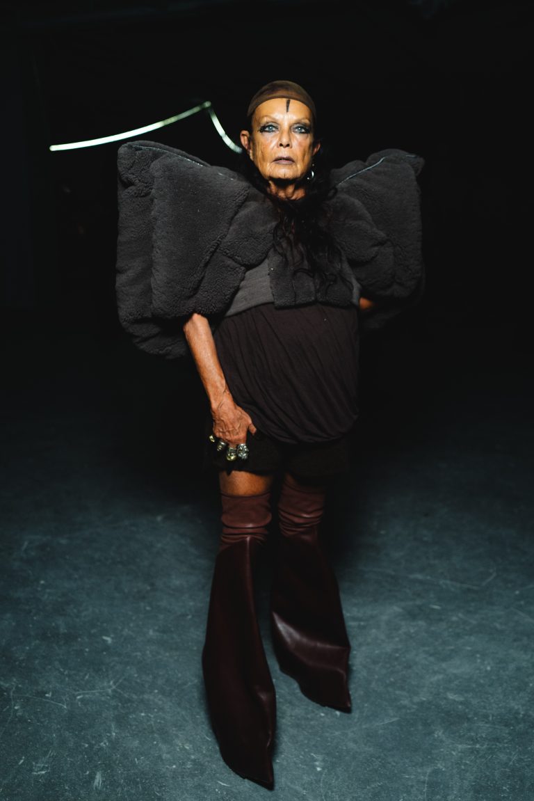  - La collection VETEMENTS SS26 prend Paris à contre-pied