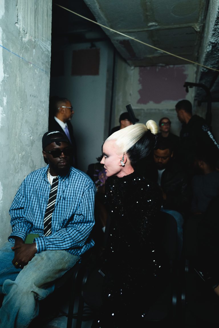  - La collection VETEMENTS SS26 prend Paris à contre-pied