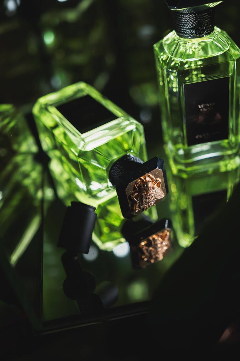 Guerlain célèbre ses dernières créations dans une jungle vibrante