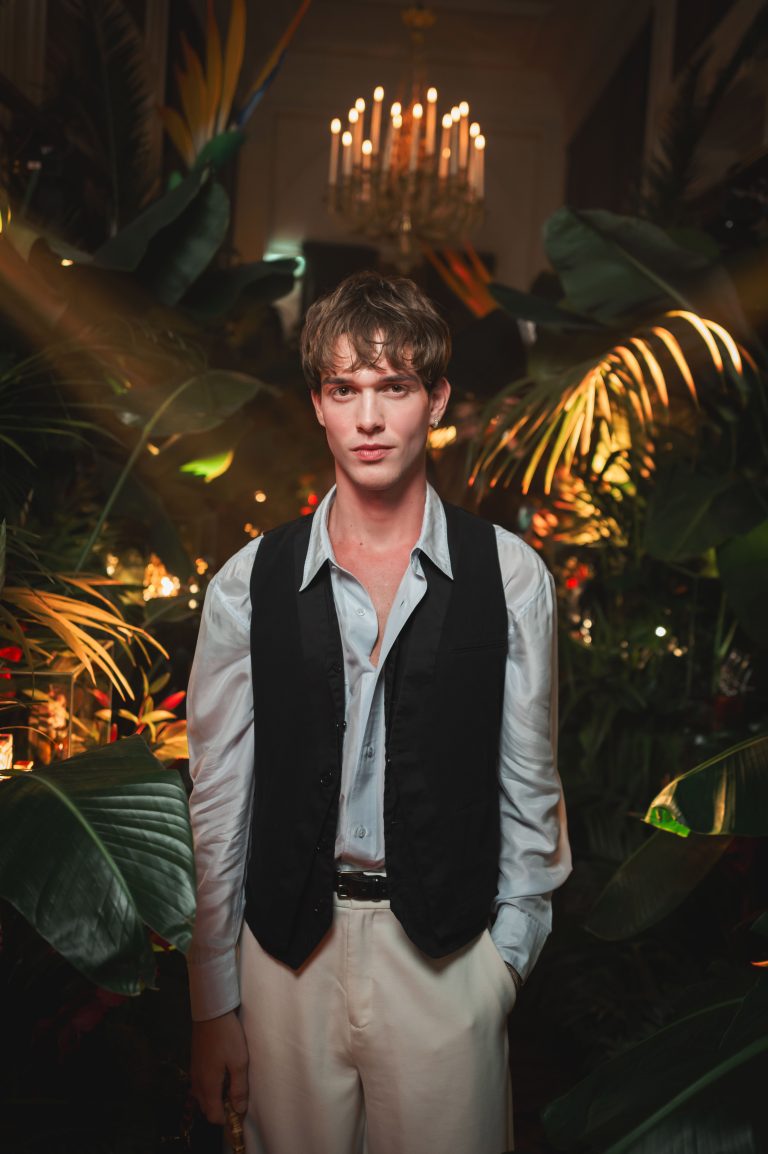  - Guerlain célèbre ses dernières créations dans une jungle vibrante