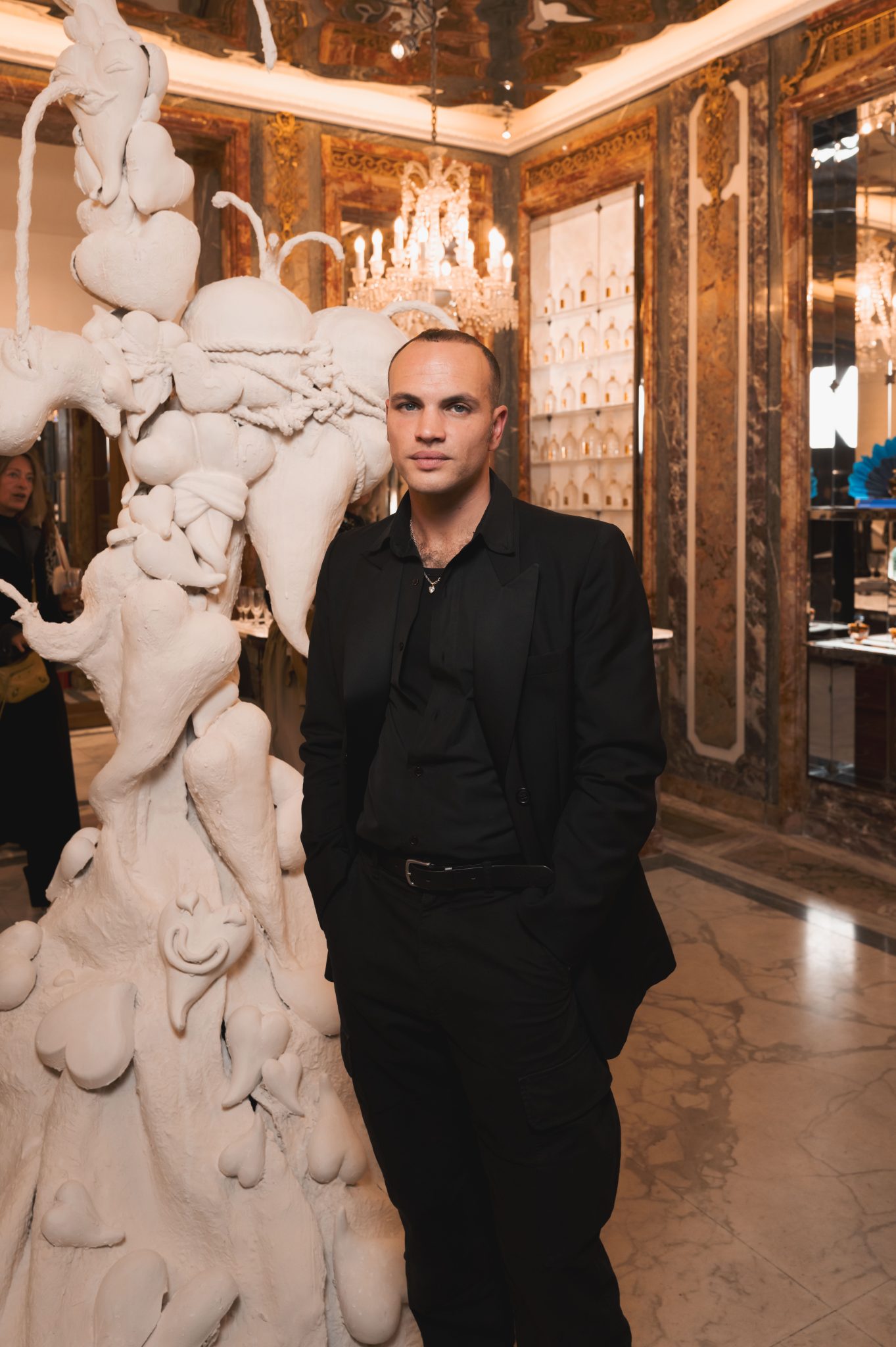  - Un parfum d’amour chez Guerlain à l’occasion d’Art Basel Paris