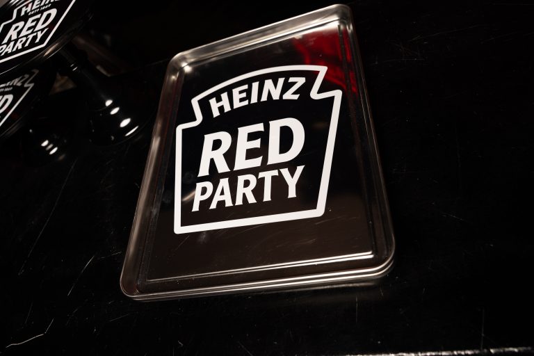 A l’occasion de la Fashion Week parisienne, Heinz dévoile la Heinz Red Party