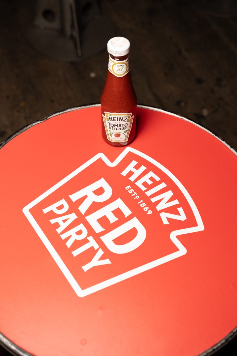 A l’occasion de la Fashion Week parisienne, Heinz dévoile la Heinz Red Party