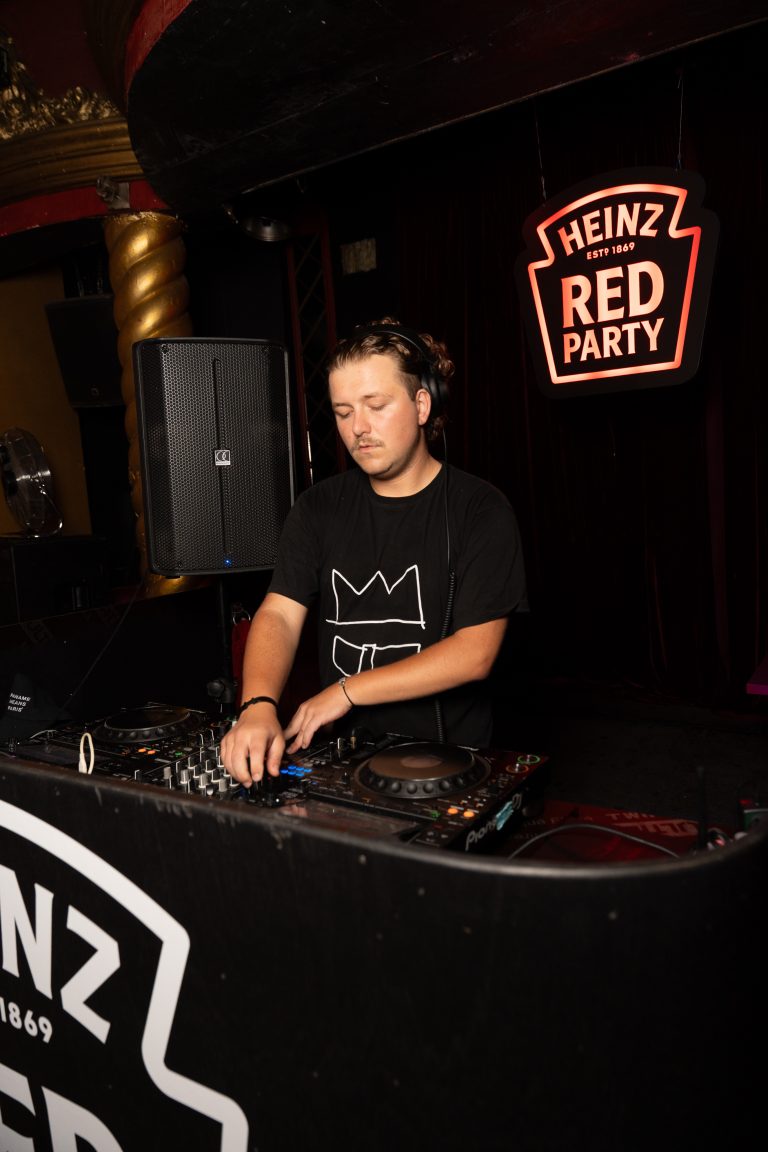 A l’occasion de la Fashion Week parisienne, Heinz dévoile la Heinz Red Party