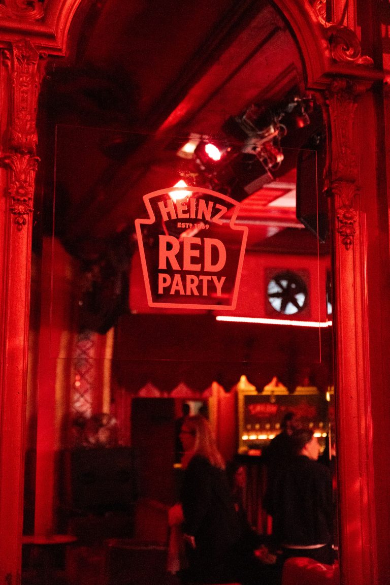 A l’occasion de la Fashion Week parisienne, Heinz dévoile la Heinz Red Party