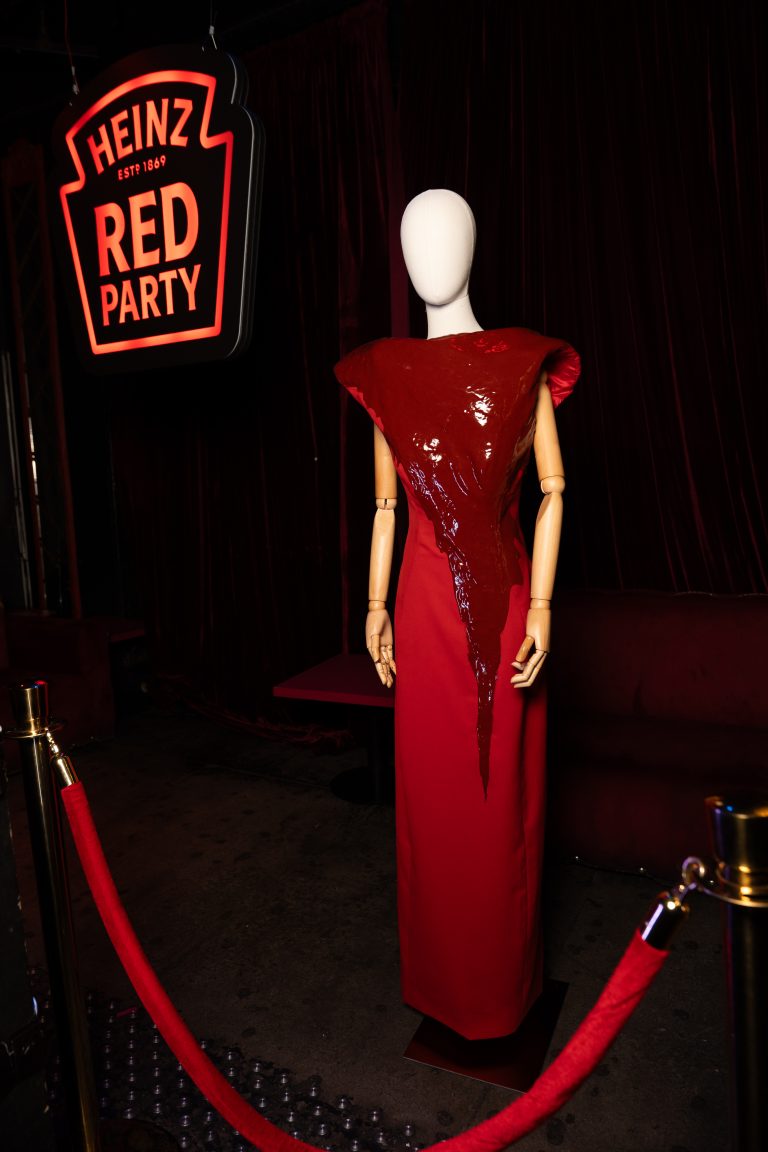 A l’occasion de la Fashion Week parisienne, Heinz dévoile la Heinz Red Party