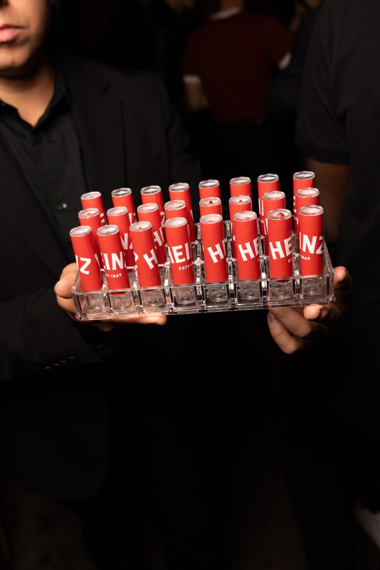 A l’occasion de la Fashion Week parisienne, Heinz dévoile la Heinz Red Party