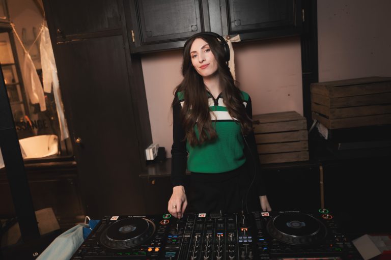  - Ines de la Fressange Paris célèbre ses 10 ans d’allure et de liberté