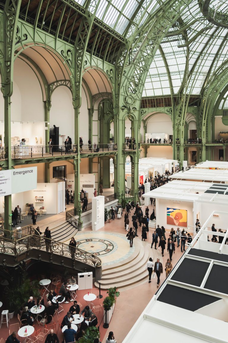 Art Basel Paris inaugura un’edizione spettacolare al Grand Palais 