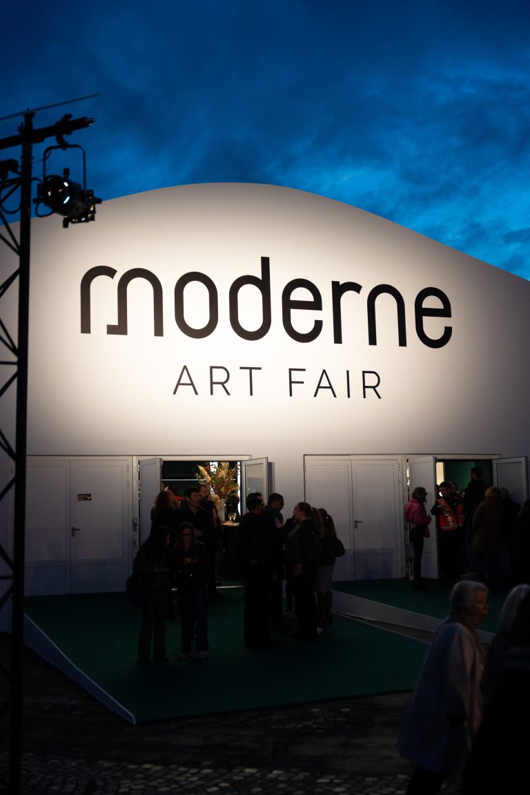 Moderne Art Fair, Place de la Concorde