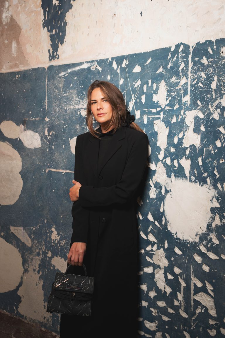  - Moschino e Jogging Marseille brindano a dieci anni di libertà creativa