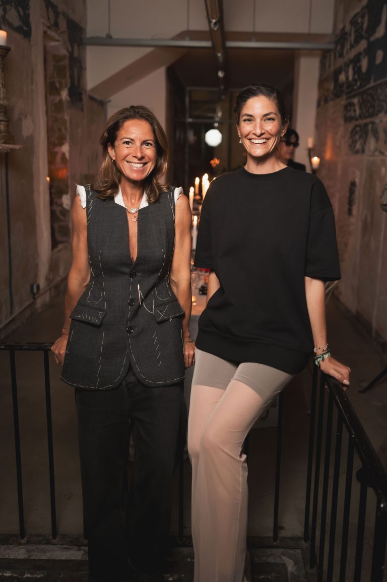  - Moschino e Jogging Marseille brindano a dieci anni di libertà creativa