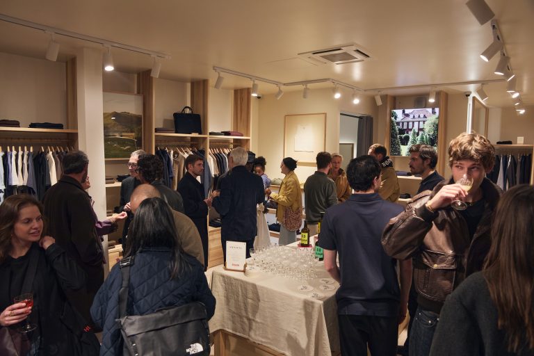 La marque de luxe britannique Sunspel ouvre dans le Marais