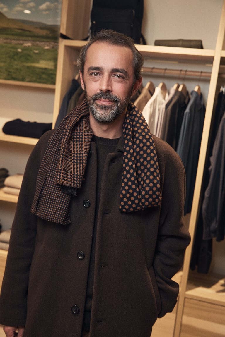  - La marque de luxe britannique Sunspel ouvre dans le Marais