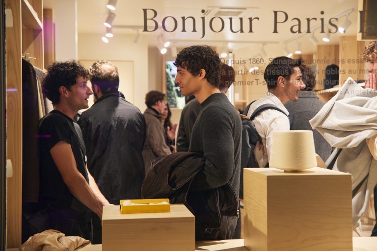 La marque de luxe britannique Sunspel ouvre dans le Marais