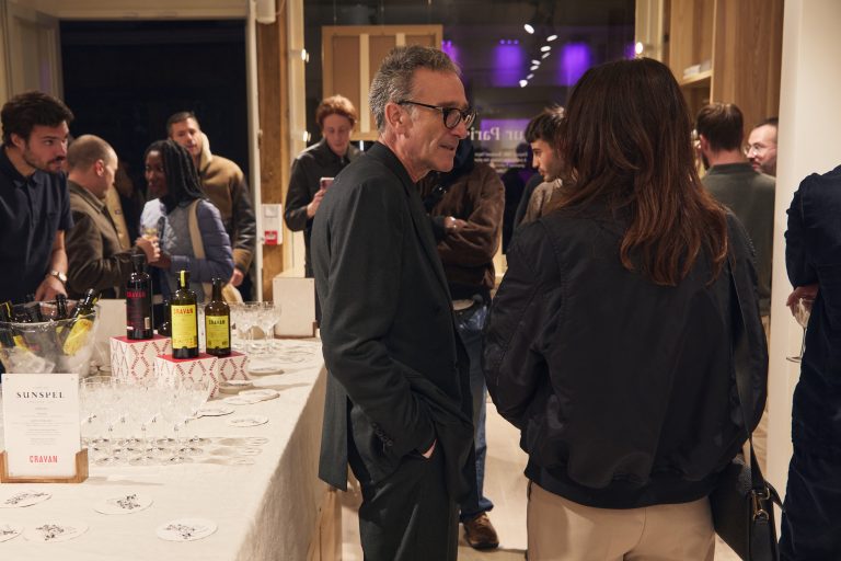 La marque de luxe britannique Sunspel ouvre dans le Marais