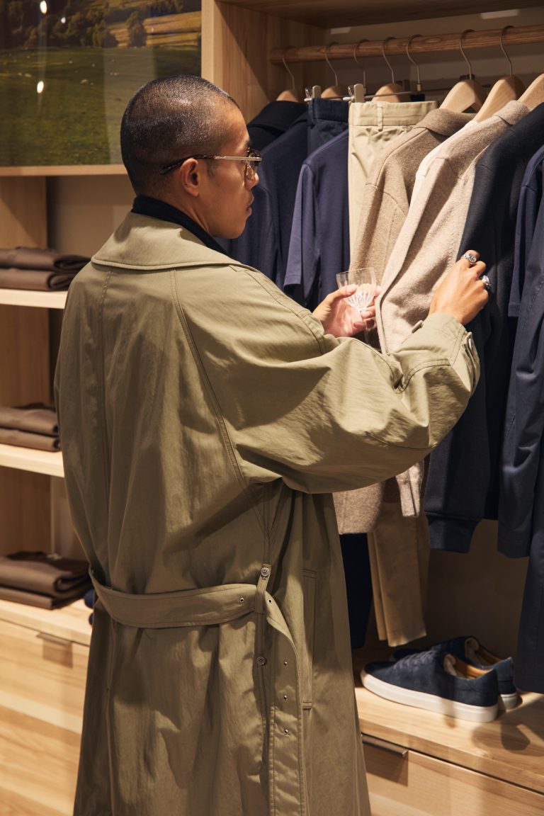 La marque de luxe britannique Sunspel ouvre dans le Marais