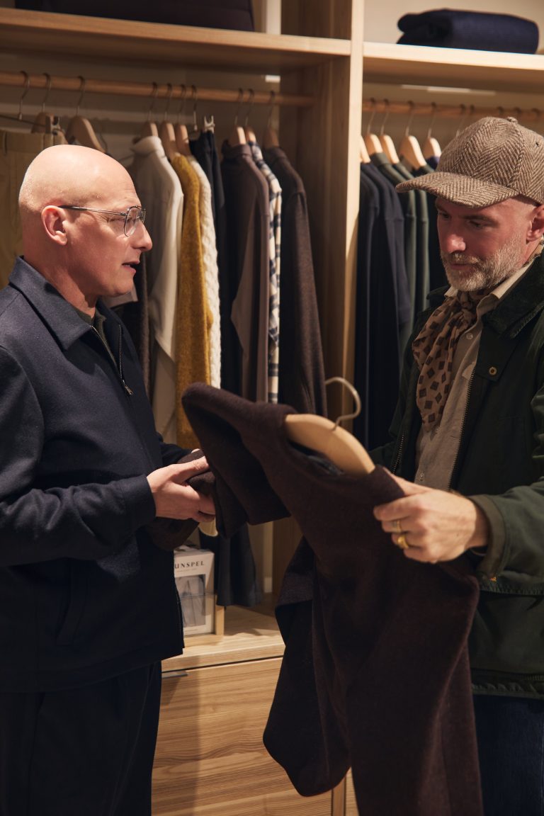 La marque de luxe britannique Sunspel ouvre dans le Marais