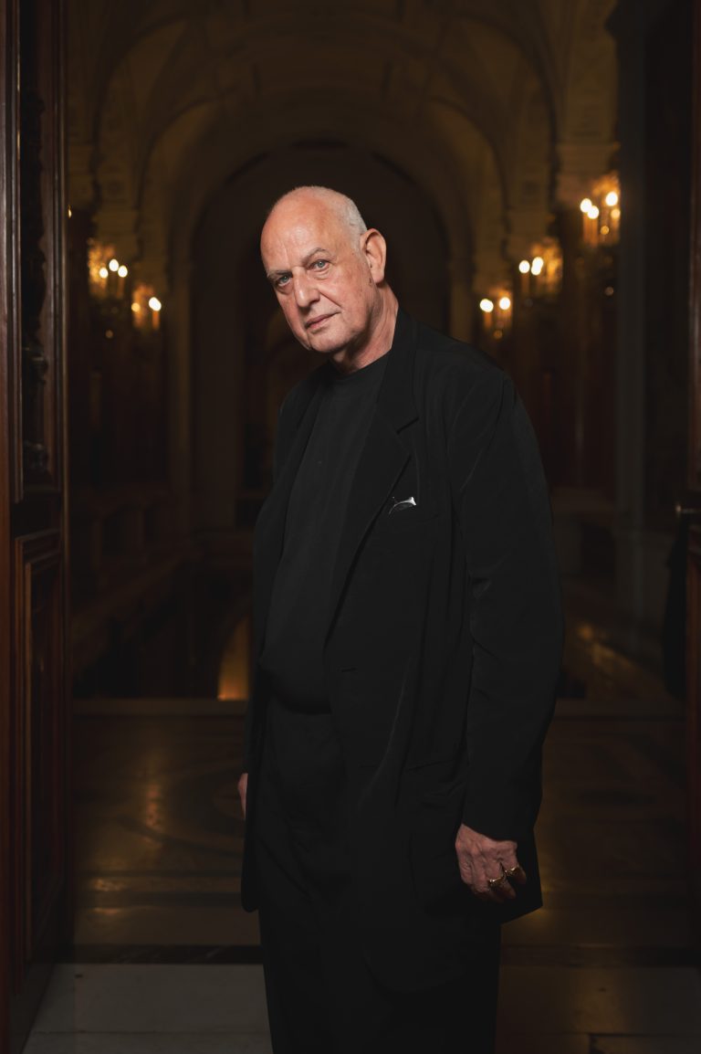  - Yohji Yamamoto illumine le noir de sa poésie et sa rigueur